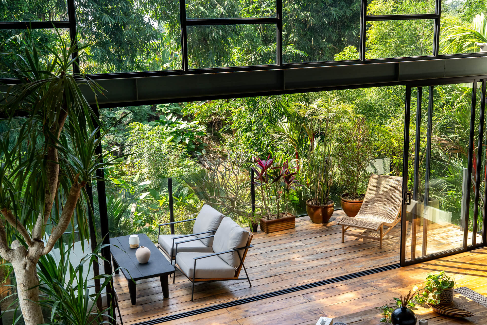 Villa-Lestari-01-Balcony-1st-Floor-01