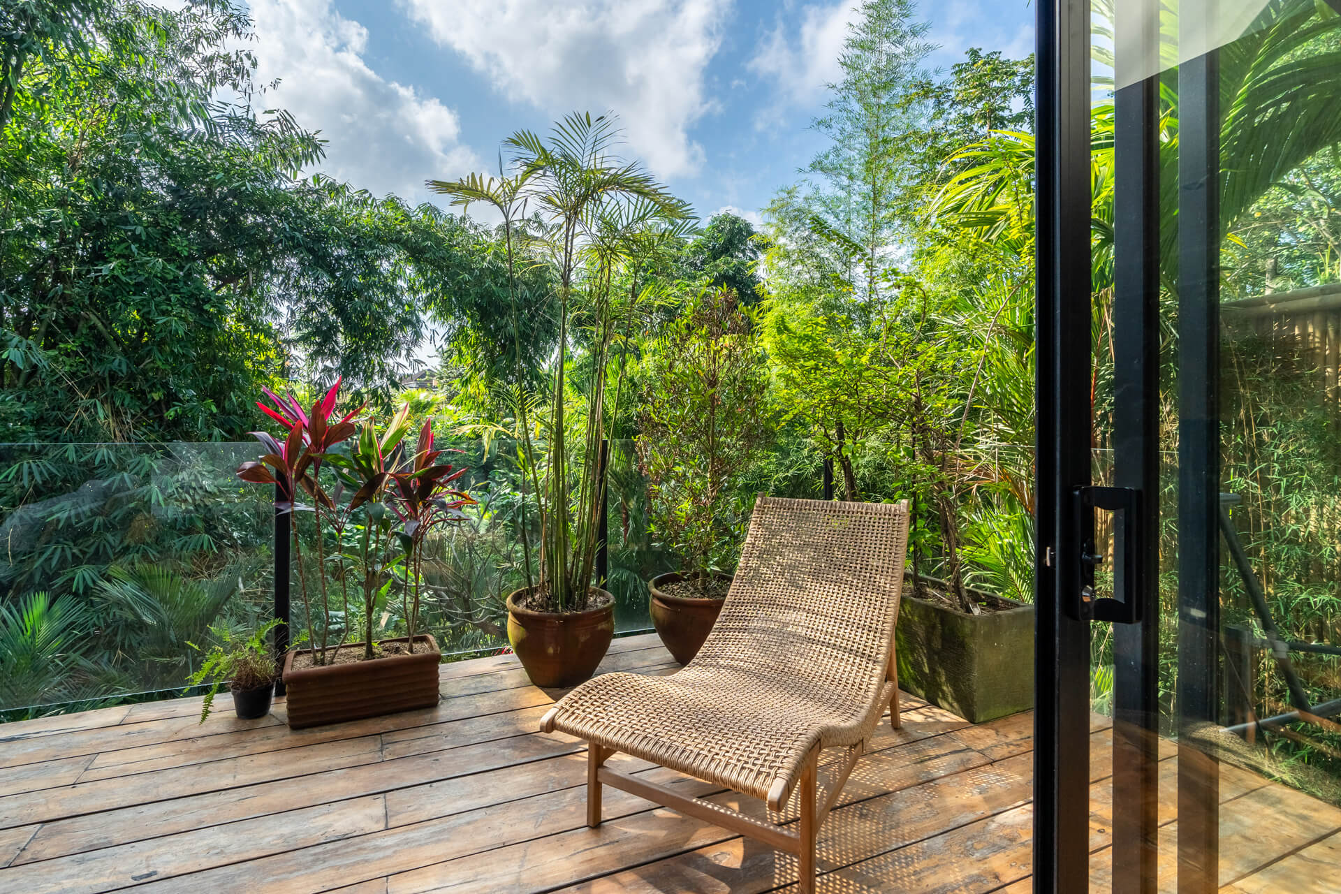 Villa-Lestari-01-Balcony-1st-Floor-04