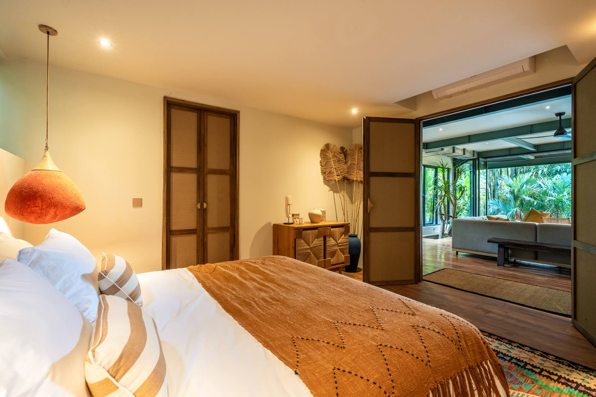 Villa-Lestari-01-Bedroom-1st-Floor-03