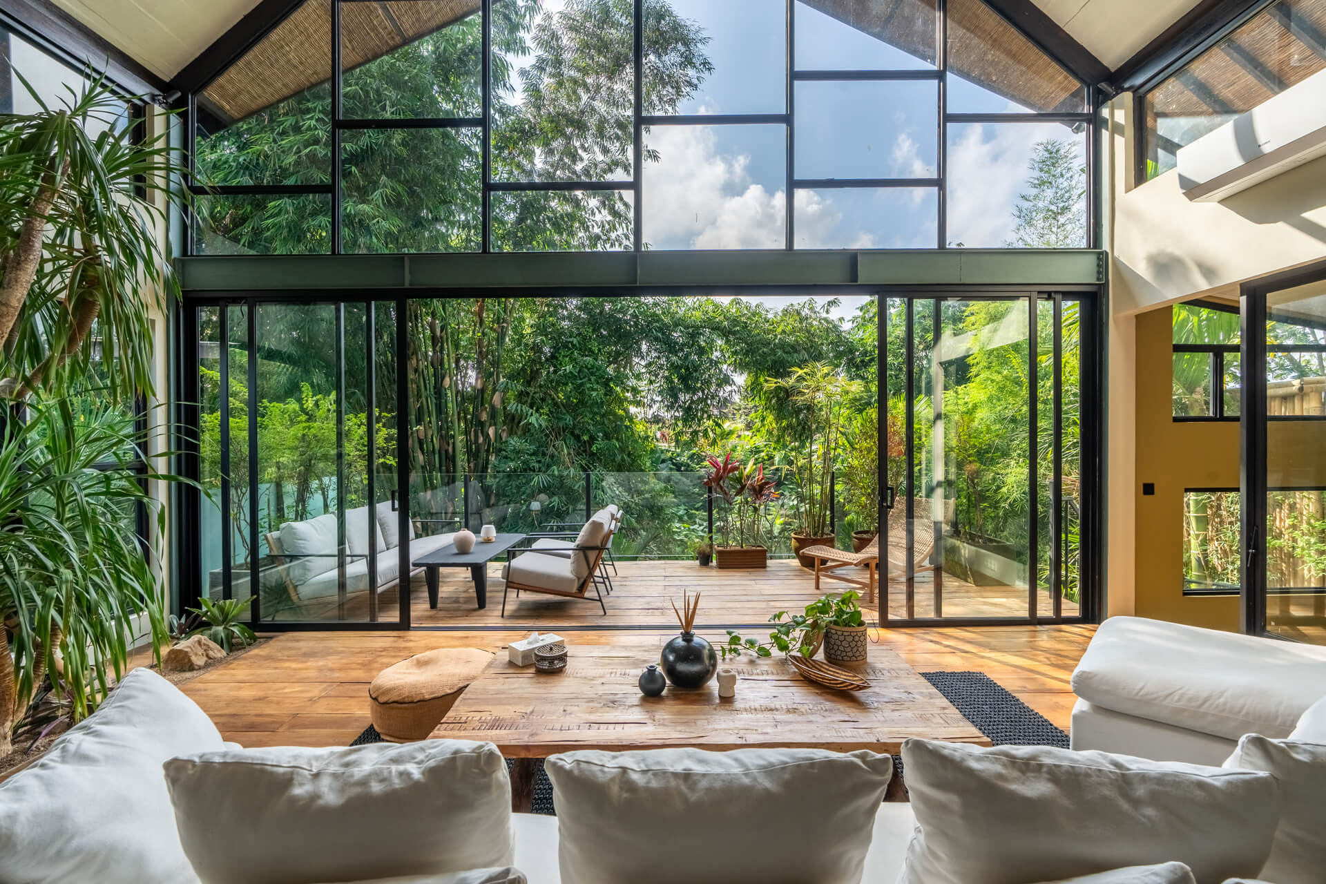 Villa-Lestari-01-Livingroom-2nd-Floor-03