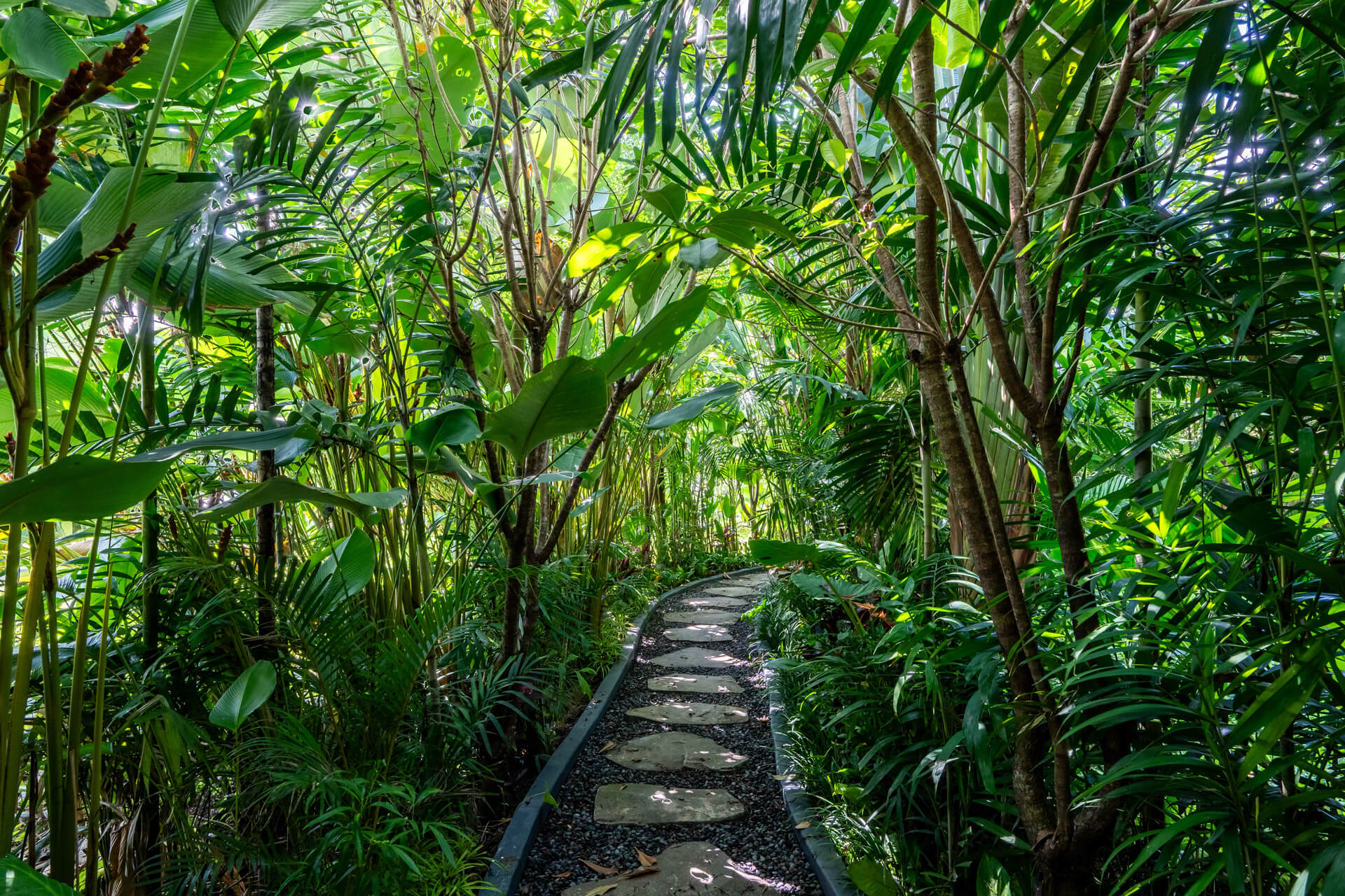Villa-Lestari-02-Entrance-01