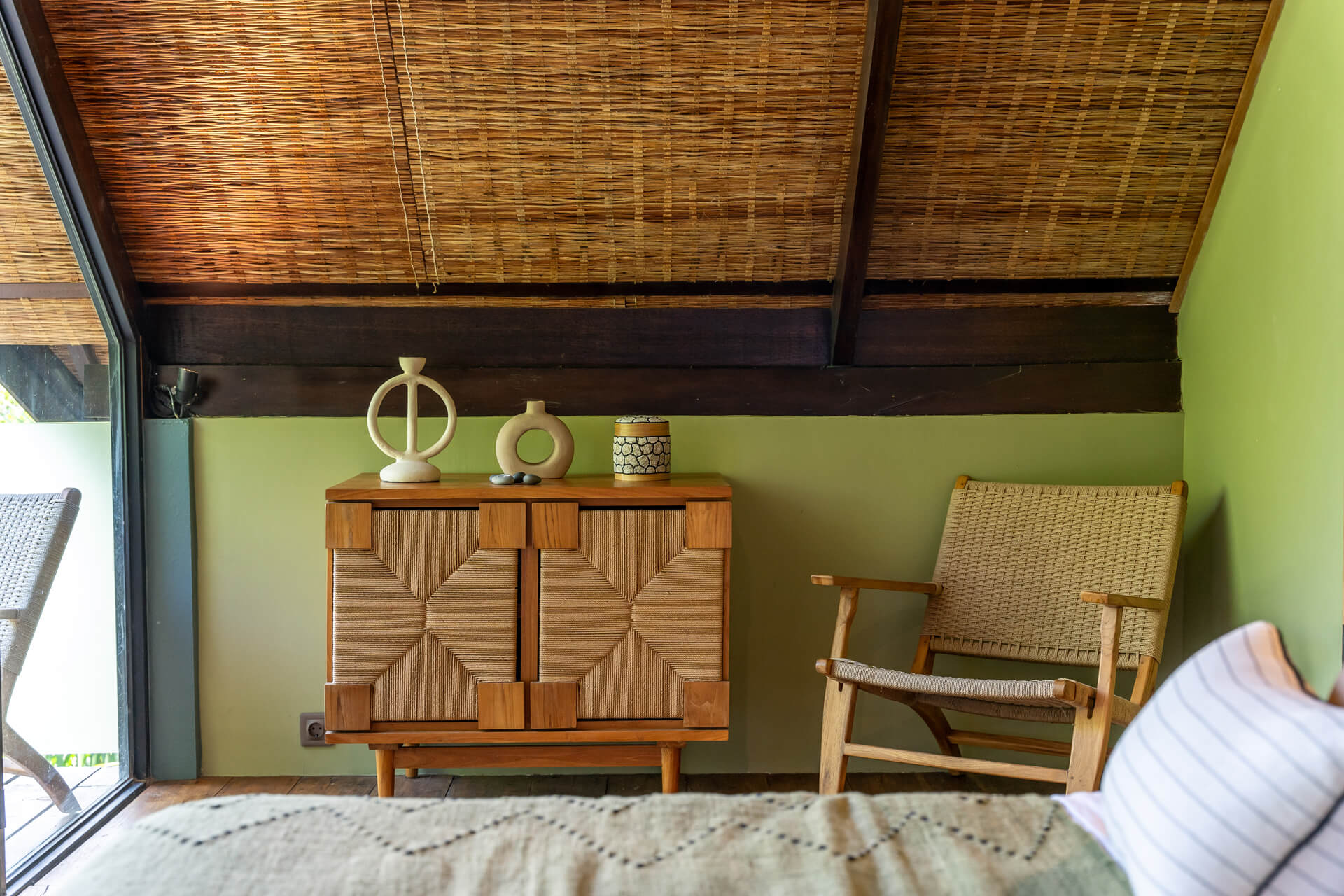 Villa-Lestari-01-Bedroom-2nd-Floor-06